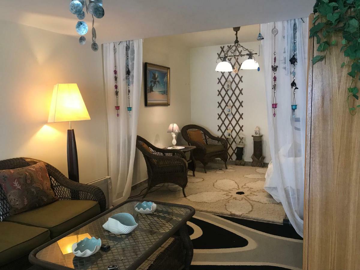 Wonderful Playroom Apartment Athena Bagian luar foto